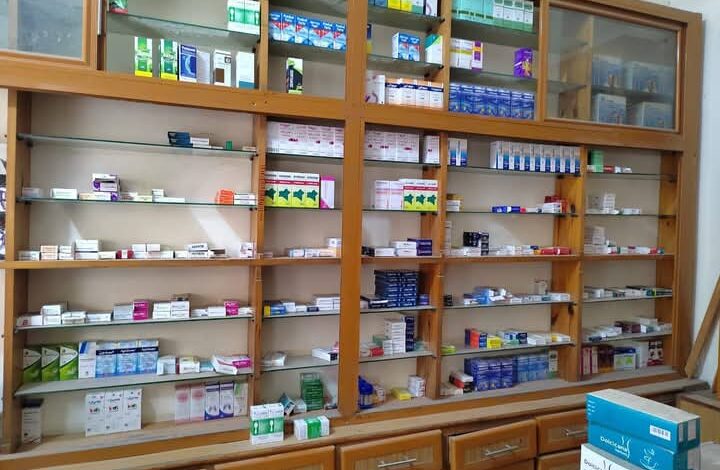 ضبط صيدلية تُدار بدون ترخيص وضبط 680 عبوة دواء مجهولة المصدر بالحسينية 