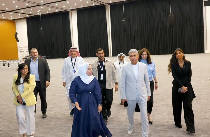 وزير السياحة والآثار يقوم بزيارة سريعة لمملكة البحرين 