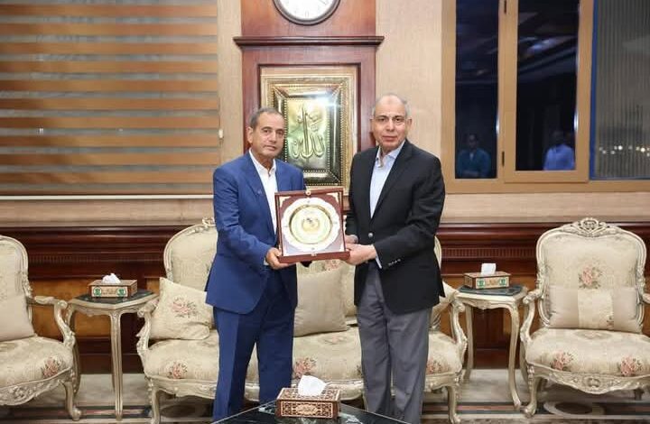 محافظ المنيا يوقع بروتوكول تعاون مع الشركة المصرية المتحدة 1 محافظ المنيا يوقع بروتوكول تعاون مع الشركة المصرية المتحدة