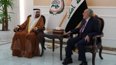 وصول رئيس البرلمان العربي إلى مدينة بغداد ورئيس مجلس النواب العراقي على رأس مستقبليه