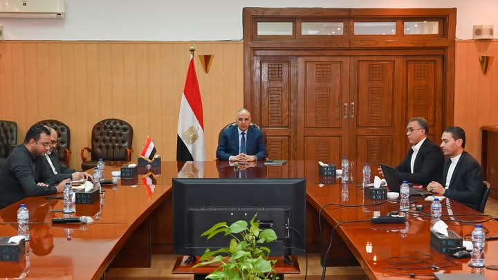وزير الري يتابع أعمال حماية الشواطئ بمدينة الإسكندرية 1 وزير الري يتابع أعمال حماية الشواطئ بمدينة الإسكندرية