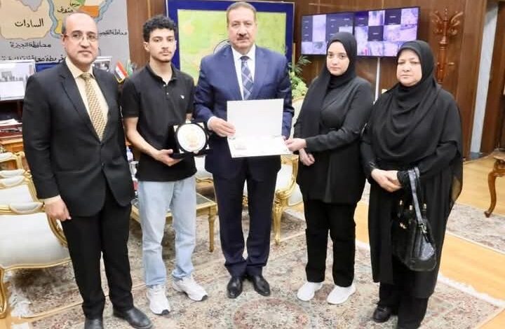محافظ المنوفية يُكرم أسرة مدير إدارة الباجور التعليمية الراحل 1 محافظ المنوفية يُكرم أسرة مدير إدارة الباجور التعليمية الراحل