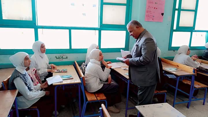 قبيصي" نفذ جولة ميدانية لمتابعة انضباط العملية التعليمية بمدارس إطسا وغرب الفيوم 1 قبيصي" نفذ جولة ميدانية لمتابعة انضباط العملية التعليمية بمدارس إطسا وغرب الفيوم