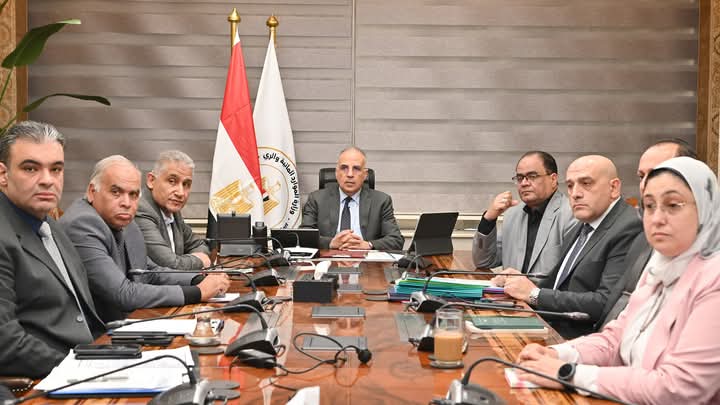 وزير الري يتابع حالة المنظومة المائية بالمنيا والاستعداد لفترة أقصى الاحتياجات المائية 1 وزير الري يتابع حالة المنظومة المائية بالمنيا والاستعداد لفترة أقصى الاحتياجات المائية