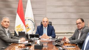 وزير الري يتابع حالة مجرى نهر النيل وفرعيه ومجهودات إزالة التعديات على مجرى النهر 2 وزير الري يتابع حالة مجرى نهر النيل وفرعيه ومجهودات إزالة التعديات على مجرى النهر