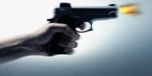 مصرع تاجر وإصابة آخر بطلقات نارية بسبب معاكسة فتاة بطهطا