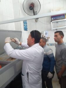 بيطرى الشرقية يضبط ( ١١طن و ٥٠٠ كجم) لحوم و دواجن و أسماك مجمدة غير صالحة بالشرقية 2 بيطرى الشرقية يضبط ( ١١طن و ٥٠٠ كجم) لحوم و دواجن و أسماك مجمدة غير صالحة بالشرقية