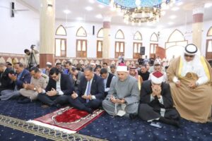 محافظ الشرقية يفتتح ويؤدي صلاة الجمعة مسجد الرحمة بمركز أبو كبير 