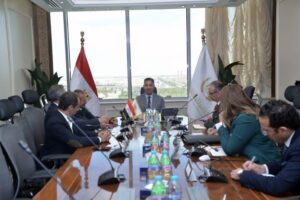وزير التموين يتابع مع شركة أوراسكوم للإنشاءات الموقف التنفيذي لإنشاء المخزن الاستراتيجي بالفيوم