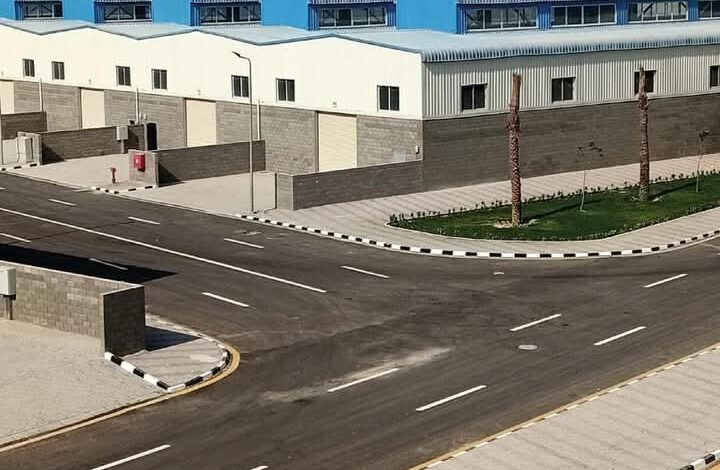 وزير الصناعة والنقل يعلن عن طرح ٣٣٢ مصنع صغير كامل التجهيزات بالمجمعات الصناعية