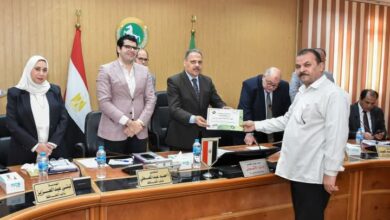 محافظ الشرقية يترأس إجتماع المجلس التنفيذي ويُقدم التهنئة لرئيس الجمهورية