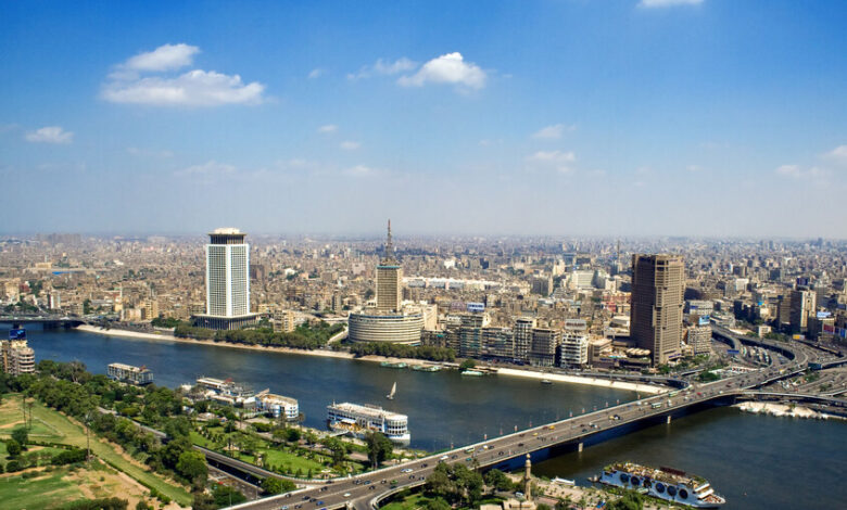 فتاة أجنبية تتسبب في أزمة أعلى محور أكتوبر و الشرطة تتدخل 1 فتاة أجنبية تتسبب في أزمة أعلى محور أكتوبر و الشرطة تتدخل