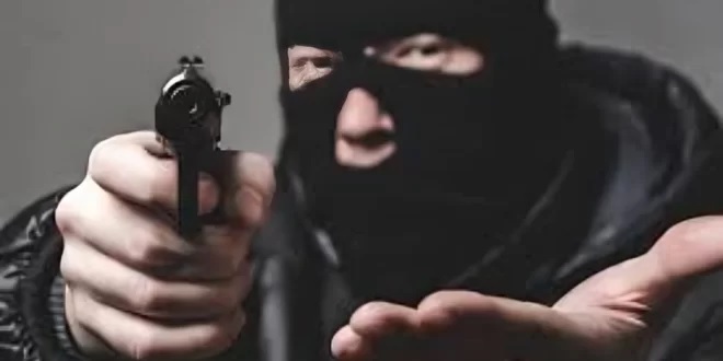 إصابة شاب بطلق ناري في محاولة سرقة بالإكراه بفرشوط شمال قنا 1 إصابة شاب بطلق ناري في محاولة سرقة بالإكراه بفرشوط شمال قنا