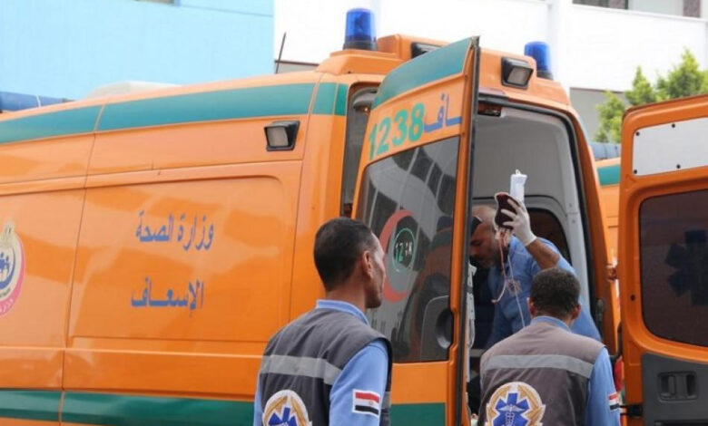 إصابة شخص صدمته سيارة مسرعة بالهرم