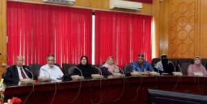 محافظ الإسماعيلية يسلم تأشيرات الحج وتذاكر السفر لحجاج الجمعيات الأهلية للعام الهجري ١٤٤٦ هـ