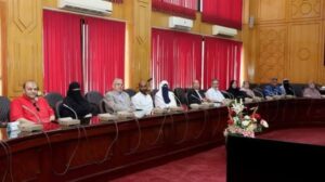 محافظ الإسماعيلية يسلم تأشيرات الحج وتذاكر السفر لحجاج الجمعيات الأهلية للعام الهجري ١٤٤٦ هـ