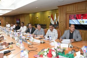  محافظ قنا يبحث الفرص الاستثمارية بقنا ونجع حمادي ويوجّه بسرعة استغلال الأصول غير المستغلة