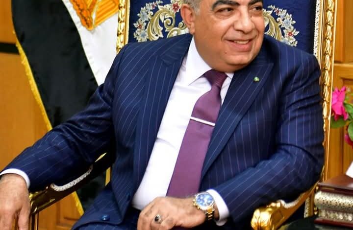 محافظ الدقهلية يهنئ أبناء الدقهلية بعيد العمال 