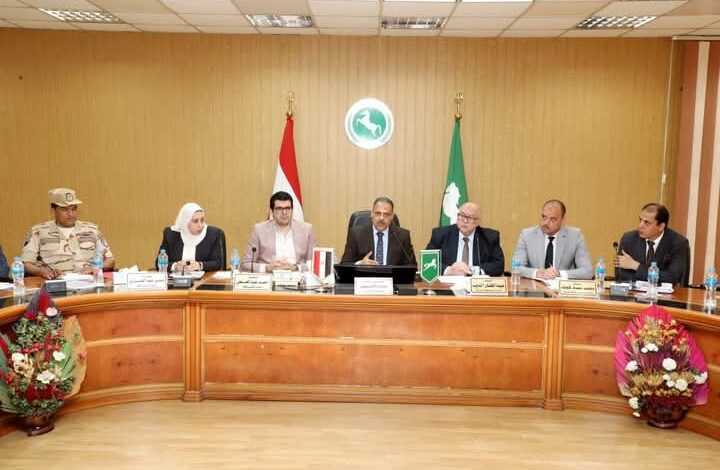 محافظ الشرقية يُشدد على اسراع الخطى في تنفيذ الخطة الإستثمارية وملفي التصالح 