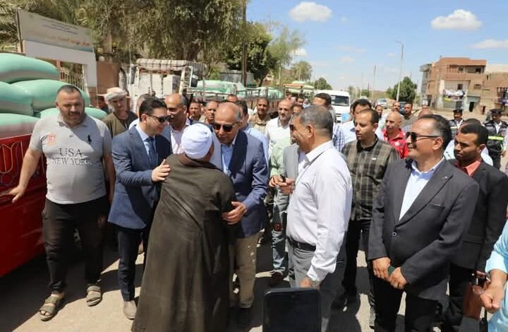 محافظ المنيا يتابع توريد القمح ويؤكد: المحافظة رائدة في الإنتاج ووردنا 120 ألف طن