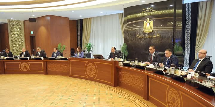 رئيس الوزراء يترأس الاجتماع السابع لمجلس المحافظين