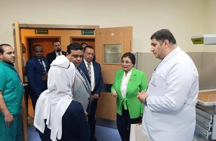 نائب وزير الصحة تتفقد عددًا من المنشآت الصحية بمحافظة أسوان