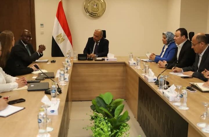 وزير الكهرباء يبحث مع مؤسسة التمويل الدولية سبل دعم مشروعات الطاقة المتجددة