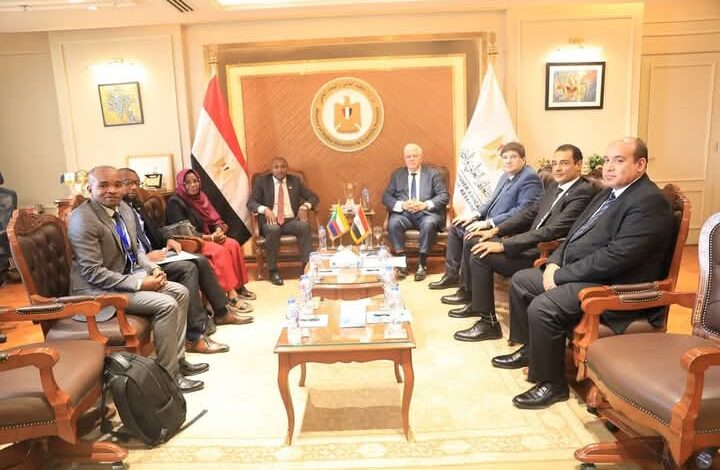 وزير التعليم العالي يستقبل وزير خارجية جمهورية القمر المتحدة 