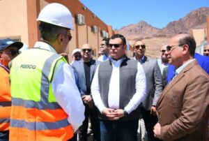 وزير الإسكان يبدأ جولة بمشروع تطوير موقع "التجلى الأعظم بمدينة سانت كاترين بسيناء 2 وزير الإسكان يبدأ جولة بمشروع تطوير موقع "التجلى الأعظم بمدينة سانت كاترين بسيناء