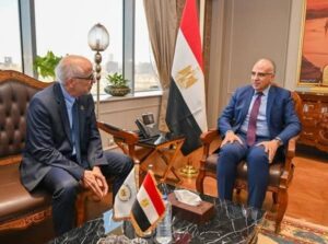 وزير الرى يؤكد على أهمية البحث العلمي وتبادل المعرفة فى تحلية المياه 