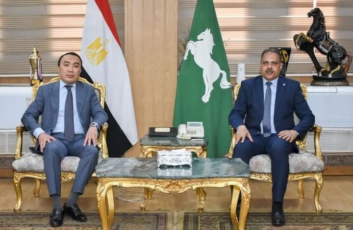 محافظ الشرقية يستقبل سفير كازاخستان لبحث سُبل التعاون المشترك 1 محافظ الشرقية يستقبل سفير كازاخستان لبحث سُبل التعاون المشترك