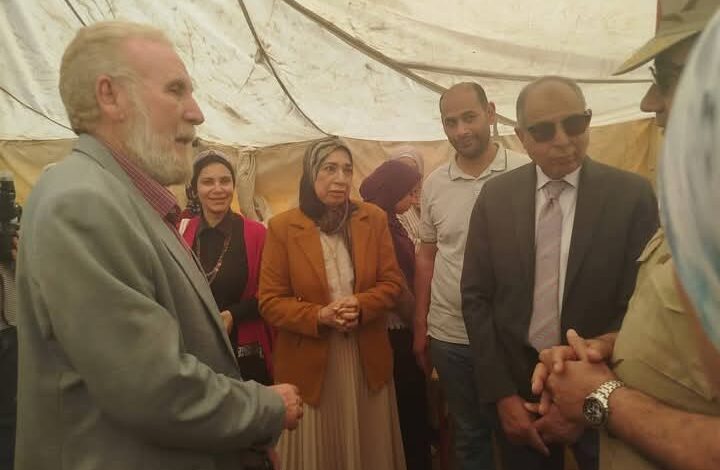 "مشروع صقر ١٤٨ يفتح آفاق جديدة بين هيئة تعليم الكبار وقوات الدفاع الشعبي" 1 "مشروع صقر ١٤٨ يفتح آفاق جديدة بين هيئة تعليم الكبار وقوات الدفاع الشعبي"