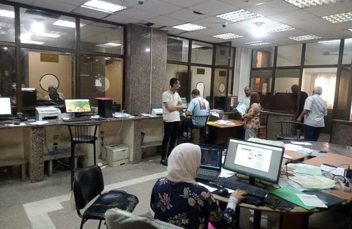 رئيس مجلس مدينة المنيا يتابع منظومة العمل وتسريع الإجراءات لإنهاء التصالح 