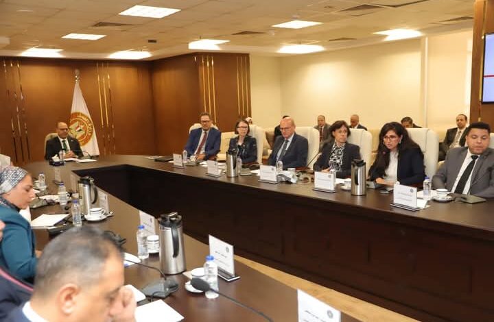 وزير العمل وممثلو القطاع الخاص يعلنون إطلاق المرصد التنسيقي لمعلومات سوق العمل 1 وزير العمل وممثلو القطاع الخاص يعلنون إطلاق المرصد التنسيقي لمعلومات سوق العمل