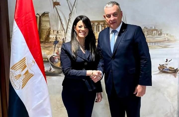 المشاط تلتقي المفوض الأوروبي للشراكات الدولية لبحث سبل تعزيز العلاقات الاقتصادية