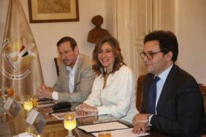 وزير الثقافة يجتمع بلجنة اختيار الرئيس الجديد لأكاديمية الفنون 
