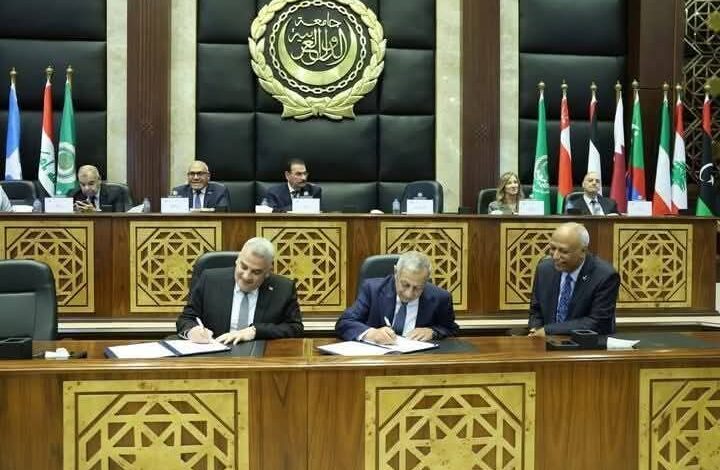 جهاز حماية وتنمية البحيرات يوقّع بروتوكول تعاون مع الأكاديمية العربية للعلوم 1 جهاز حماية وتنمية البحيرات يوقّع بروتوكول تعاون مع الأكاديمية العربية للعلوم