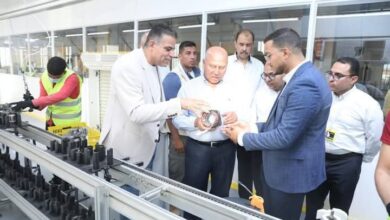 وزير الصناعة يتفقد المناطق الصناعية بغرب طهطا وغرب جرجا بمحافظة سوهاج