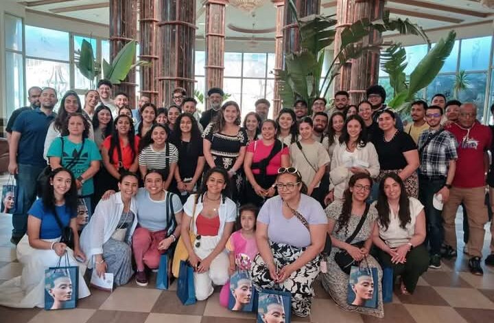 المنيا تستقبل وفدًا من الشباب المصريين بالخارج وتوزع هدايا للتعريف بمعالمها السياحية 1 المنيا تستقبل وفدًا من الشباب المصريين بالخارج وتوزع هدايا للتعريف بمعالمها السياحية