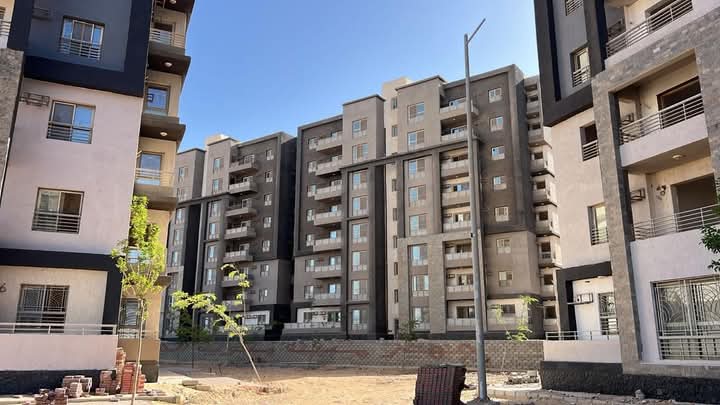 وزير الإسكان: إزالة التعديات عن 93 فدانا واستكمال مشروعات مدينة ملوي الجديدة