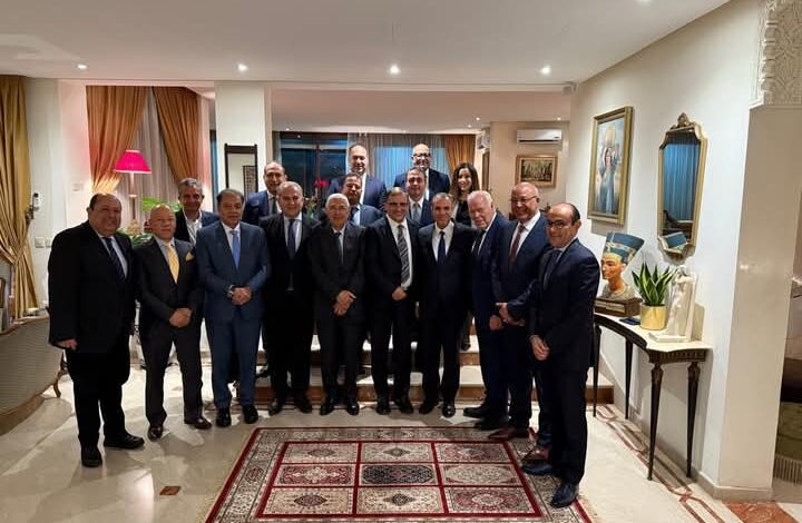 لقاء وزير الخارجية والهجرة مع مجموعة من كبار رجال الأعمال ورؤساء البنوك المغربية 1 لقاء وزير الخارجية والهجرة مع مجموعة من كبار رجال الأعمال ورؤساء البنوك المغربية