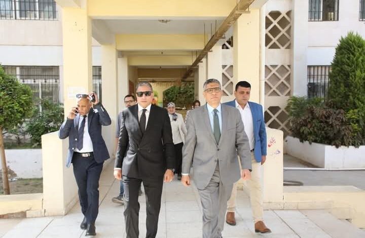 محافظ الجيزة يتفقد لجان الشهادة الإعدادية ويؤكد على توفير بيئة امتحانية ملائمة 
