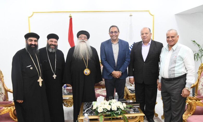 محافظ قنا يستقبل وفدي مطرانيتي دشنا ونجع حمادي لتقديم التهنئة بقرب حلول عيد الأضحى المبارك