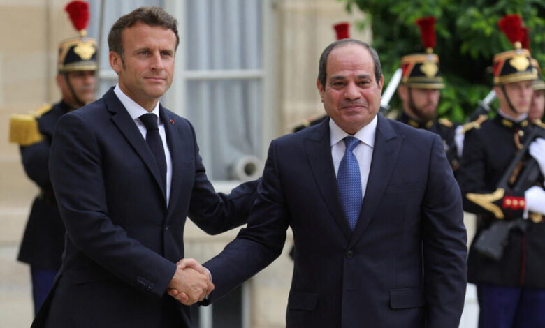 السيسي لماكرون: إقامة الدولة الفلسطينية على حدود 67 السبيل الوحيد للسلام
