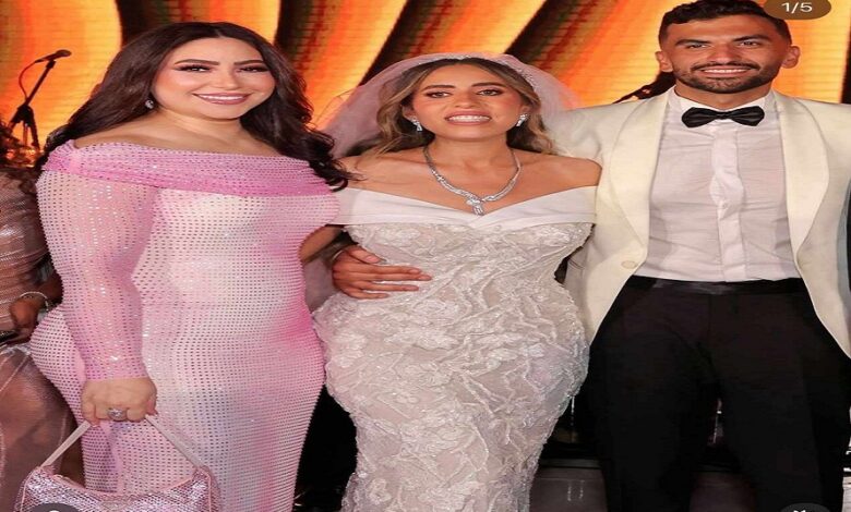 بوسي تُشارك جمهورها لقطات من حفل زفاف منة القيعي ويوسف حشيش وتعلق 1 بوسي تُشارك جمهورها لقطات من حفل زفاف منة القيعي ويوسف حشيش وتعلق