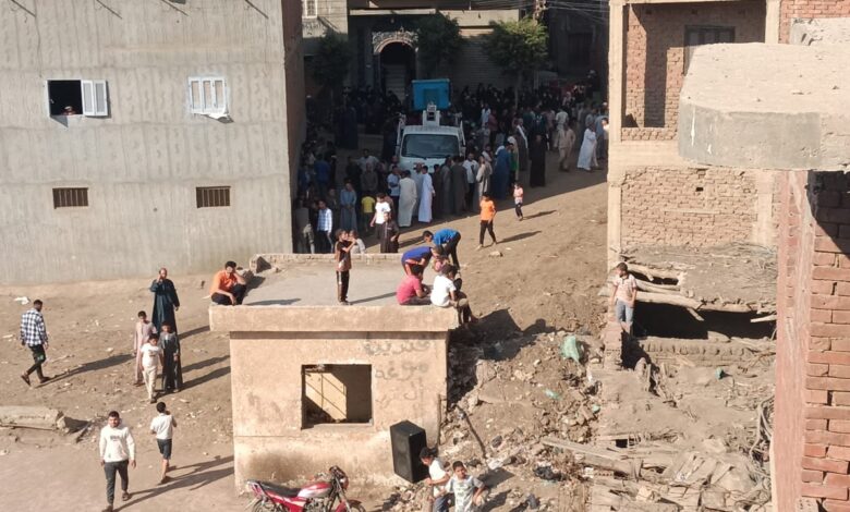 كفر السنابسة بالمنوفية تستعد لتشيع جثامين ضحايا حادث الاقليمى 1 كفر السنابسة بالمنوفية تستعد لتشيع جثامين ضحايا حادث الاقليمى