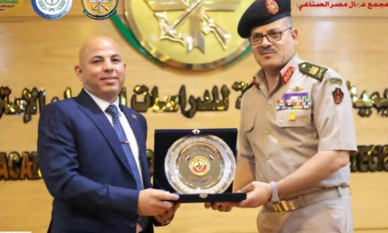 المهندس هيثم حسين يكرم مدير الأكاديمية العسكرية لدعمه الشراكة الاستراتيجية بين منظومة OMC ووزارة العمل الليبية 1 المهندس هيثم حسين يكرم مدير الأكاديمية العسكرية لدعمه الشراكة الاستراتيجية بين منظومة OMC ووزارة العمل الليبية