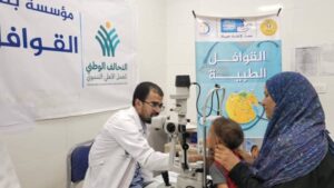 الكشف على 2888 حالة وتحويل مئات المرضى ضمن قوافل طبية متكاملة بقرى دشنا وقوص