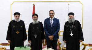  محافظ قنا يستقبل وفدًا من مطرانية الأقباط الأرثوذكس للتهنئة بعيد الأضحى المبارك