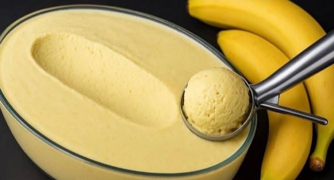 طريقة عمل آيس كريم الموز الكريمي 1 طريقة عمل آيس كريم الموز الكريمي